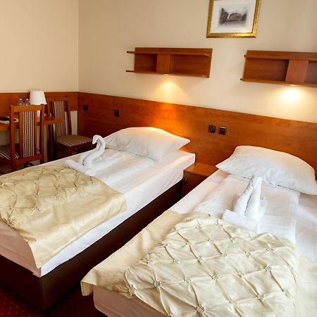 Hotel Zamek Chalupki Экстерьер фото
